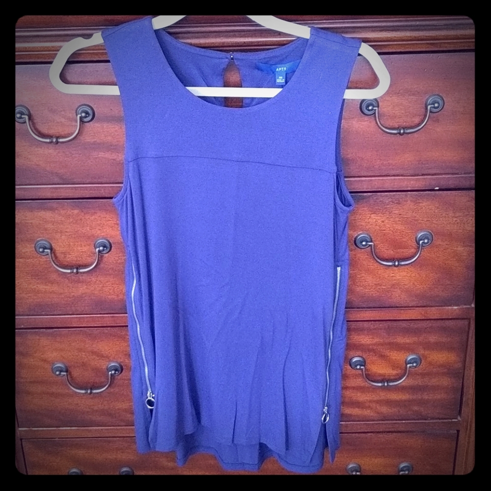 Pretty sleeveless tunic